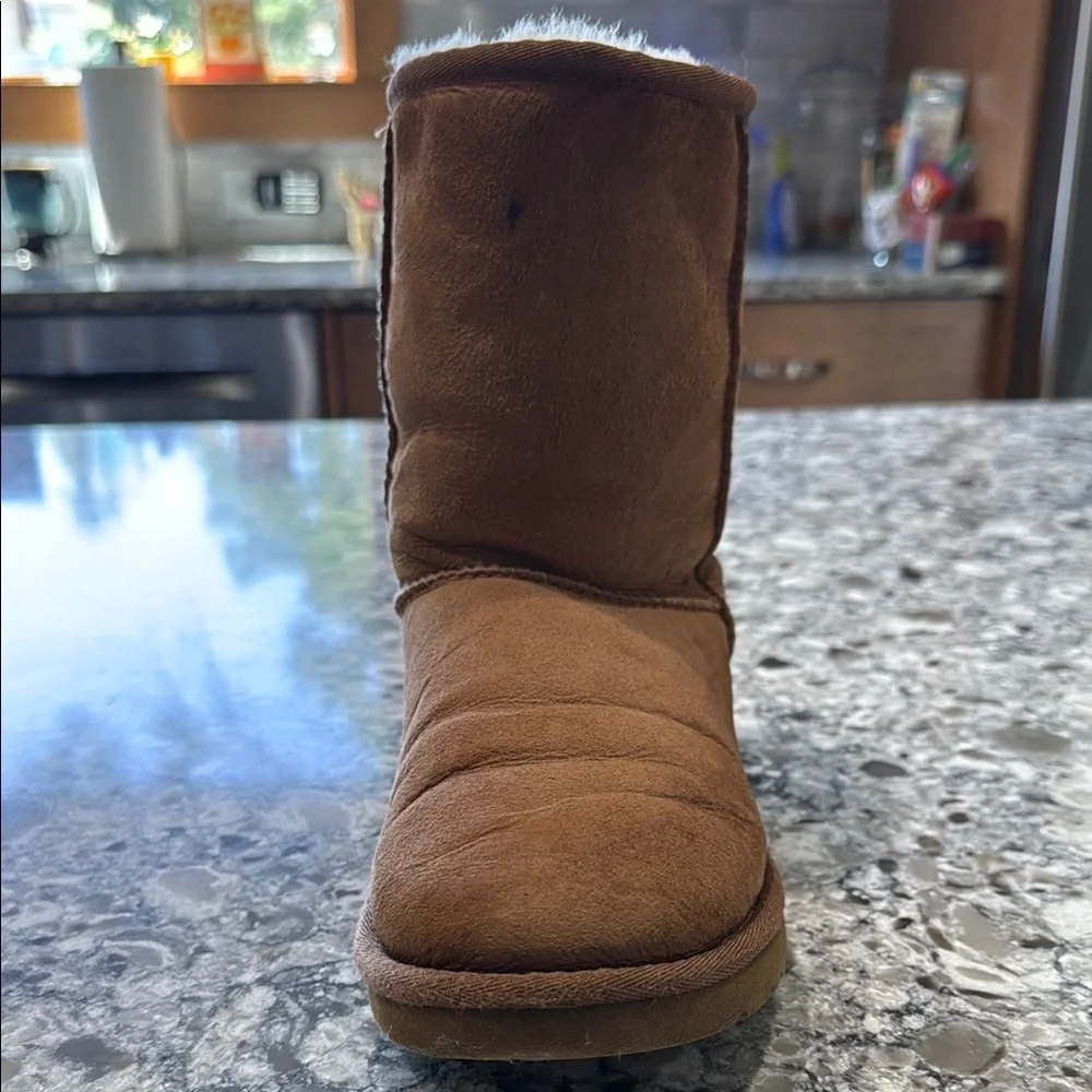 UGG Classic Tan Shearling Boots - Picture 7 of 16